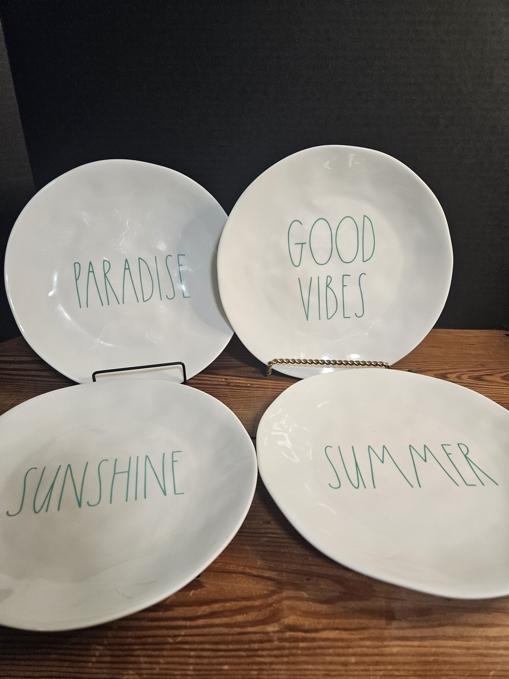 Rae Dunn Melamine 10in Dinner Plates